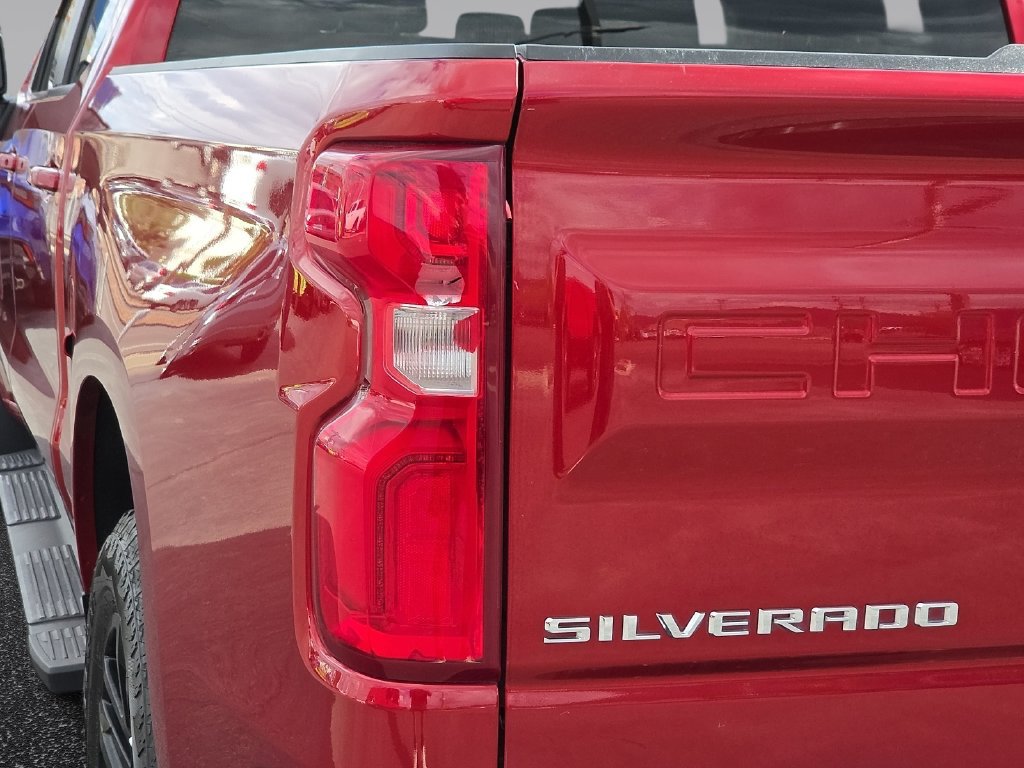 Used 2024 Chevrolet Silverado 1500 RST w/ Z71 Off-Road Package AWD/4WD image 9