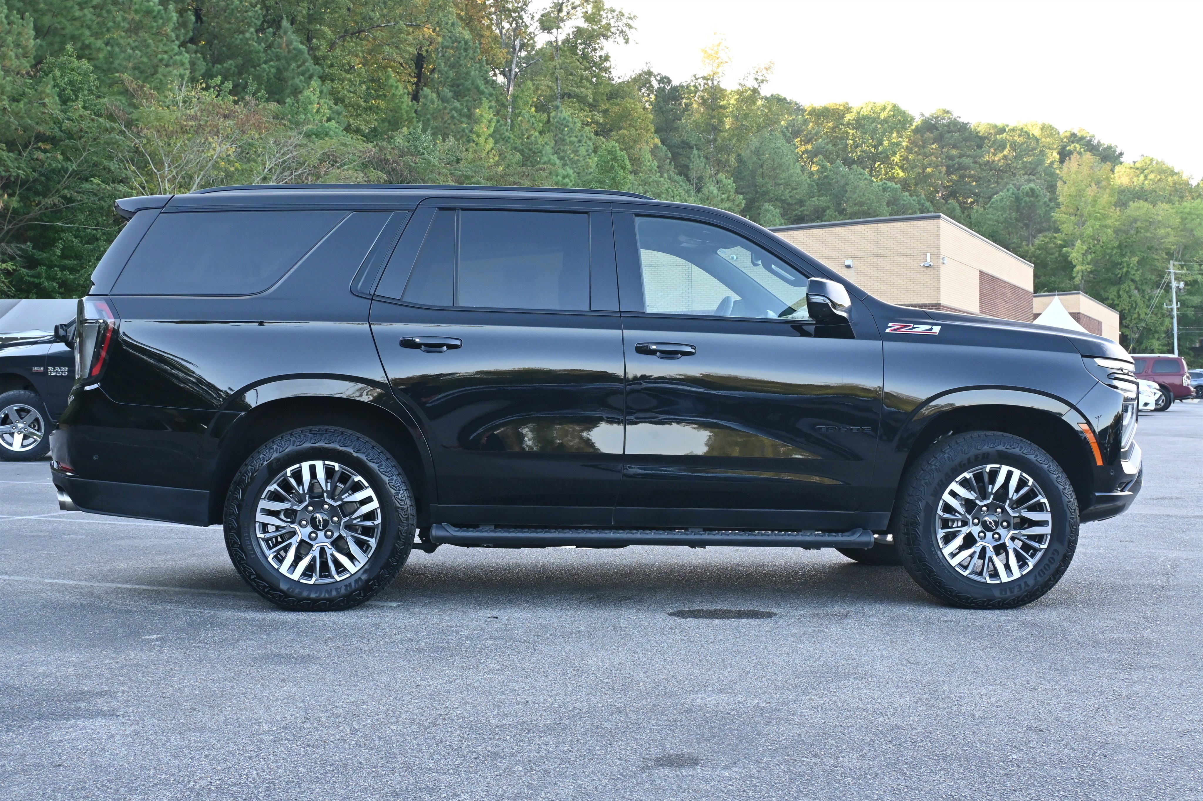 Used 2025 Chevrolet Tahoe Z71 w/ Comfort Package image 10