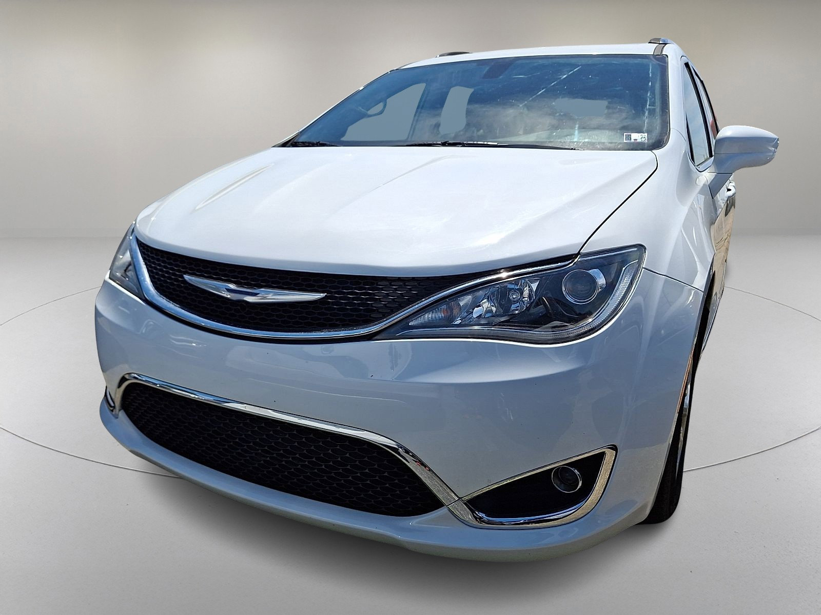 Used 2017 Chrysler Pacifica Touring-L Plus FWD image 3