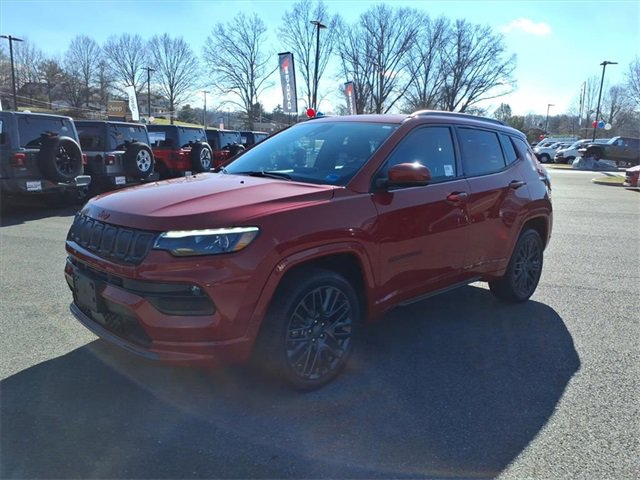 Used 2022 Jeep Compass Limited w/ (RED) Package image 9