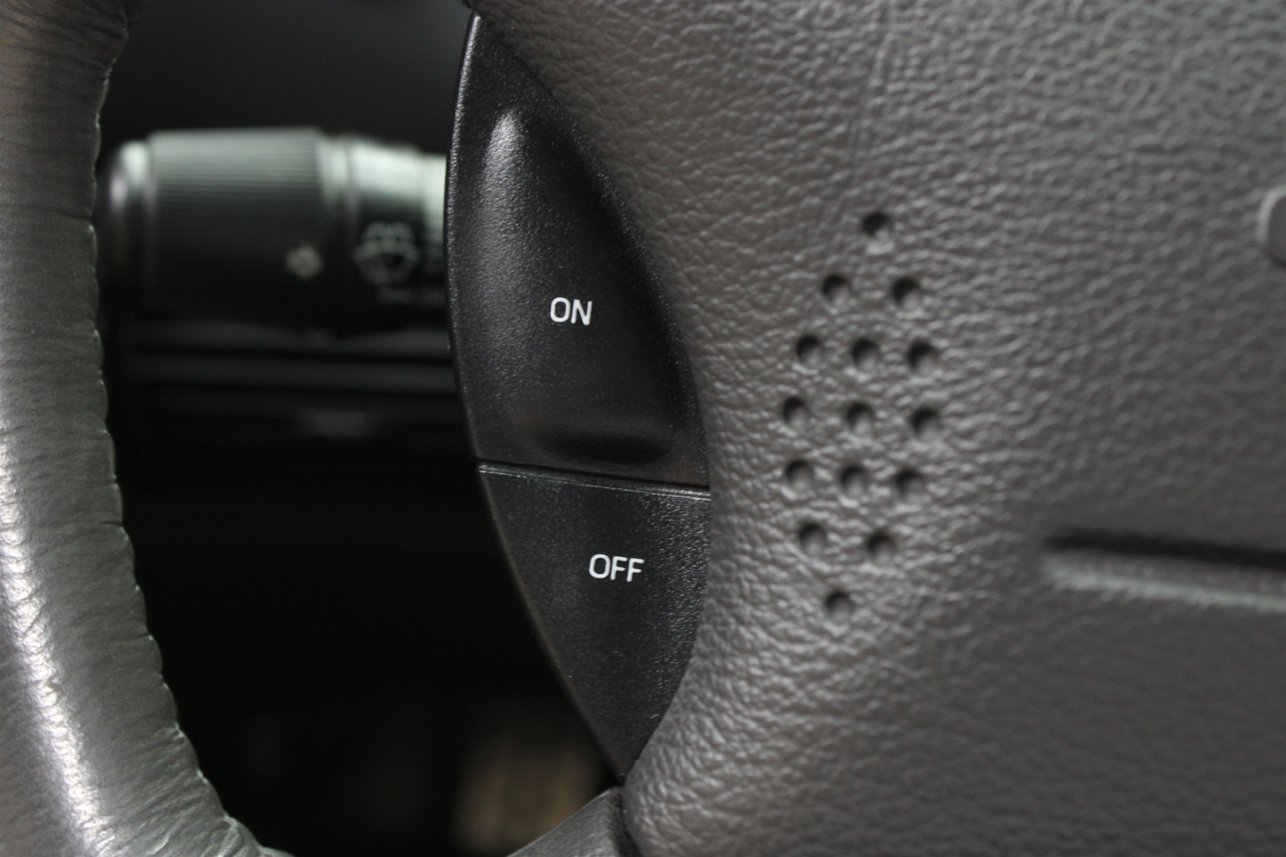 Used 2004 Ford Mustang Cobra RWD image 10