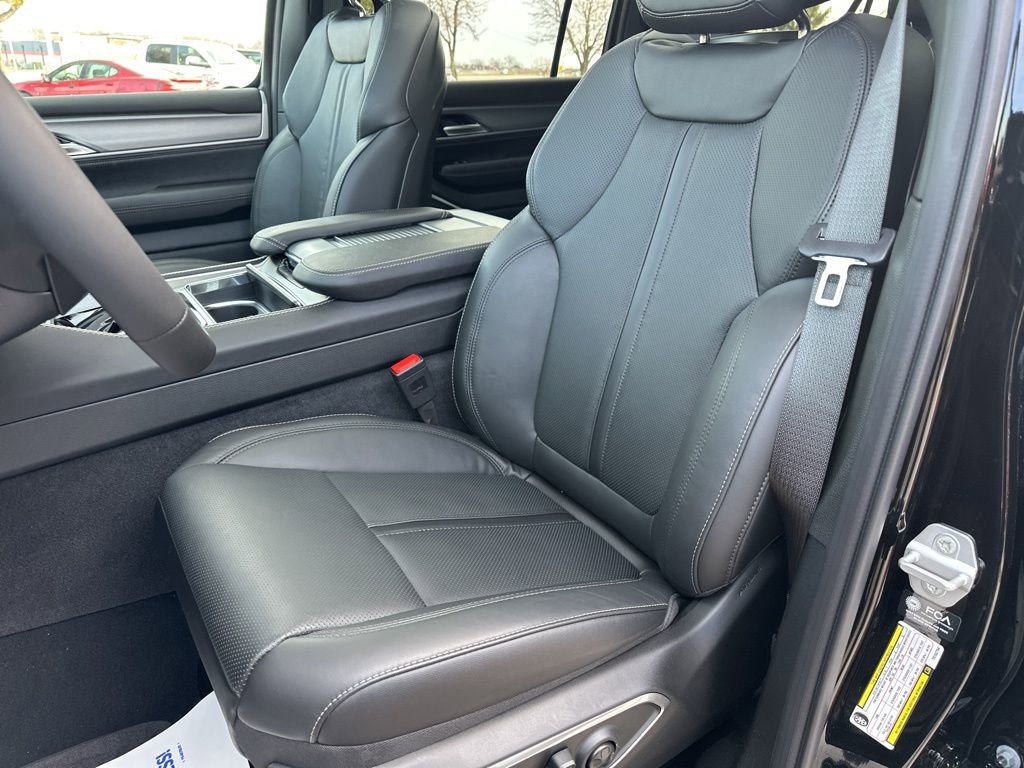 New 2026 Jeep Grand Wagoneer L 4WD w/ Premium Group I image 69