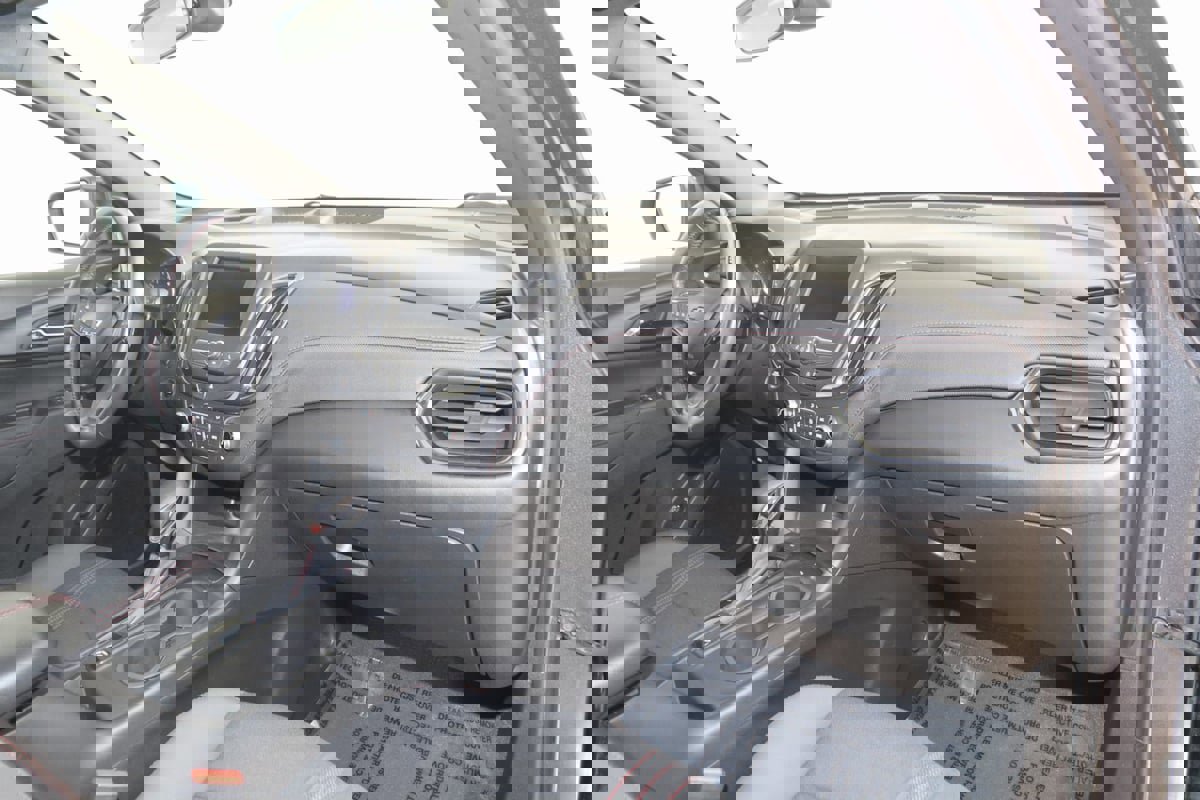 Used 2022 Chevrolet Equinox RS image 39