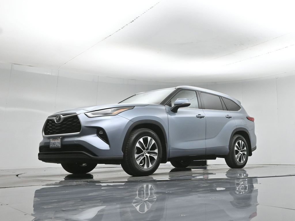 Used 2021 Toyota Highlander XLE image 47