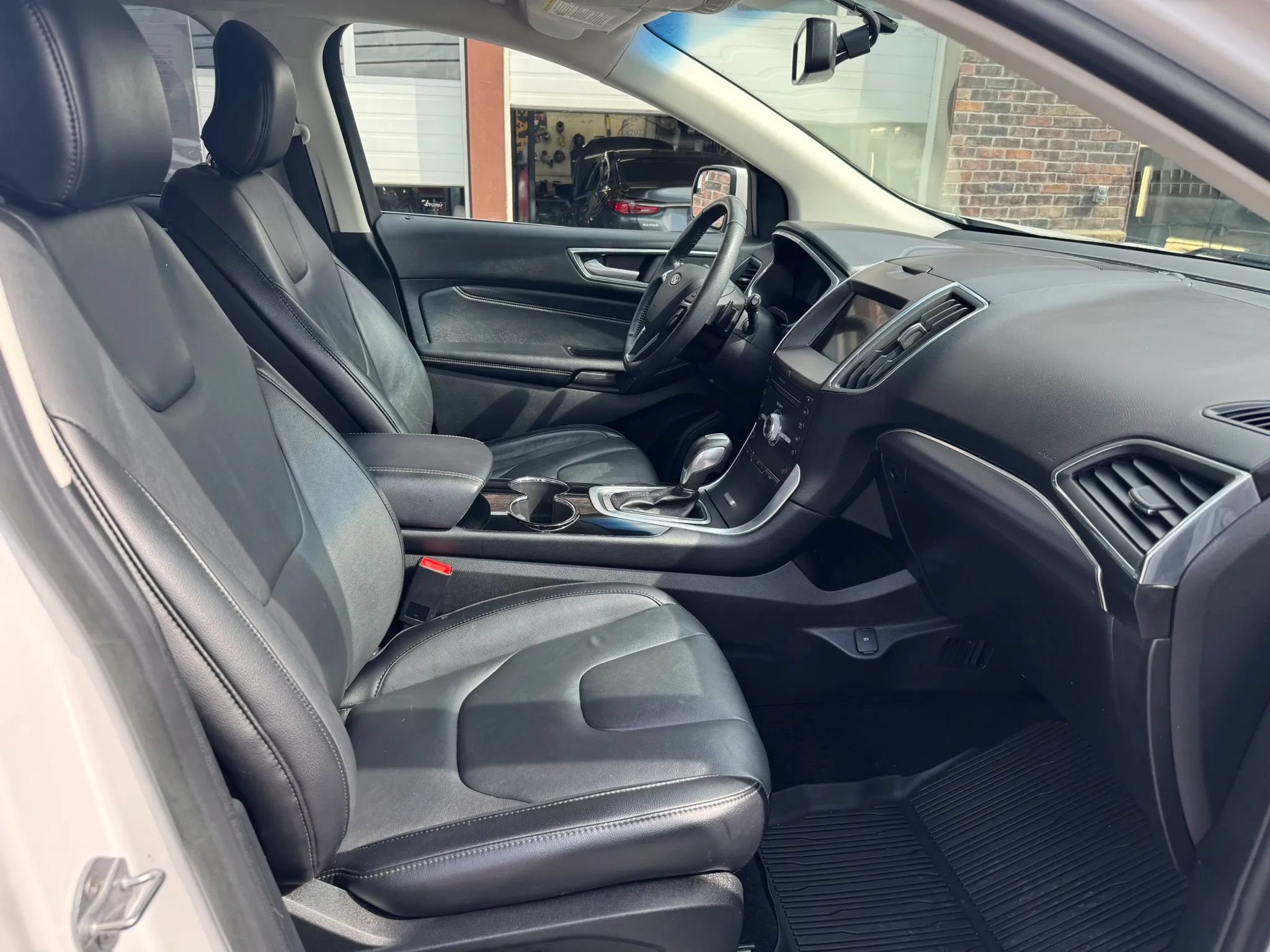 Used 2018 Ford Edge Titanium w/ Technology Package AWD/4WD image 37