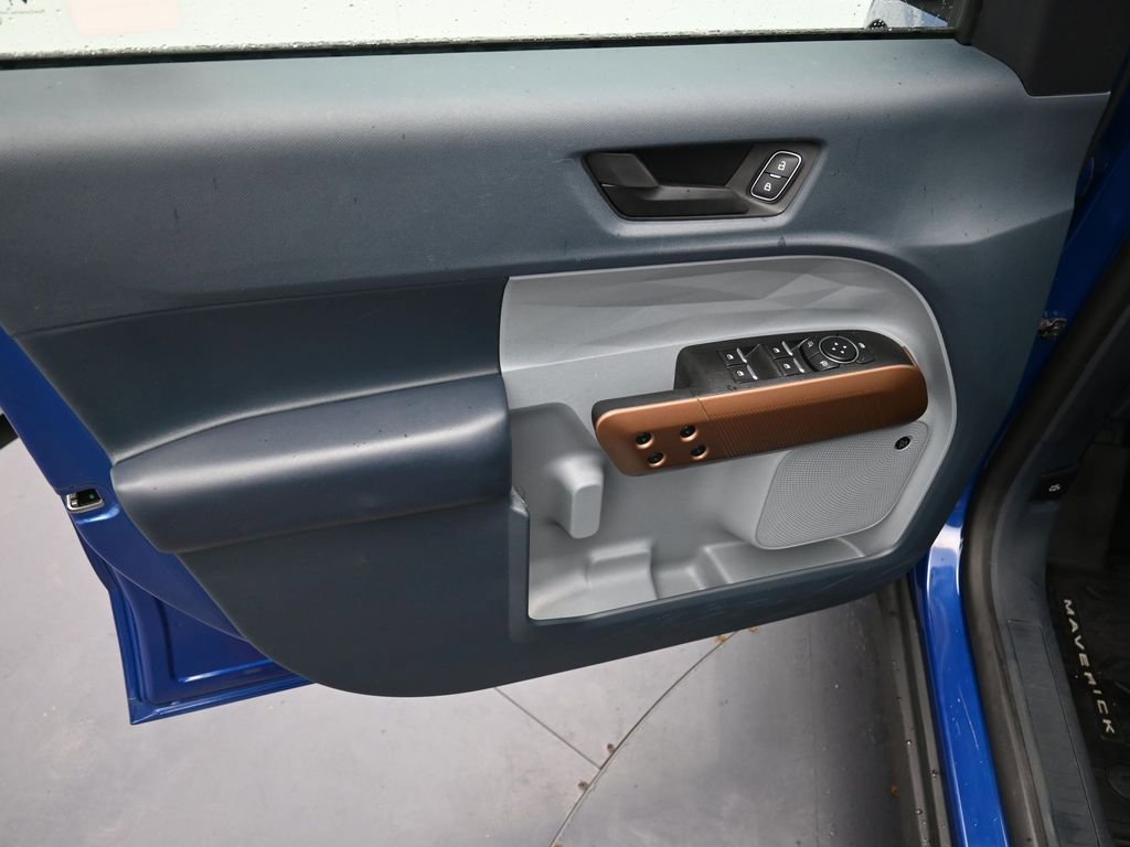 Used 2023 Ford Maverick Lariat w/ Lariat Luxury Package image 9