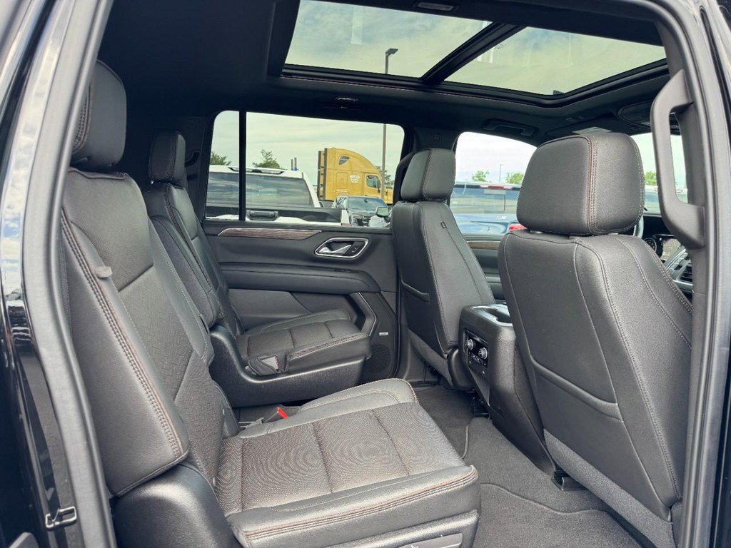 Certified 2021 Chevrolet Suburban High Country AWD/4WD image 10