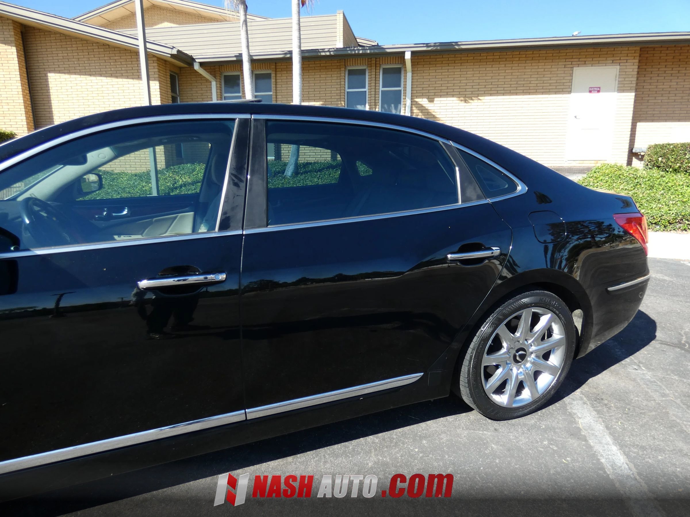Used 2013 Hyundai Equus Signature RWD image 13