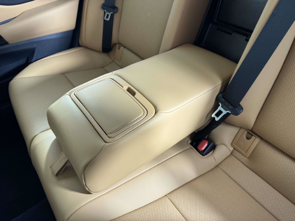 Used 2024 Lexus ES 350 w/ Premium Package FWD image 34