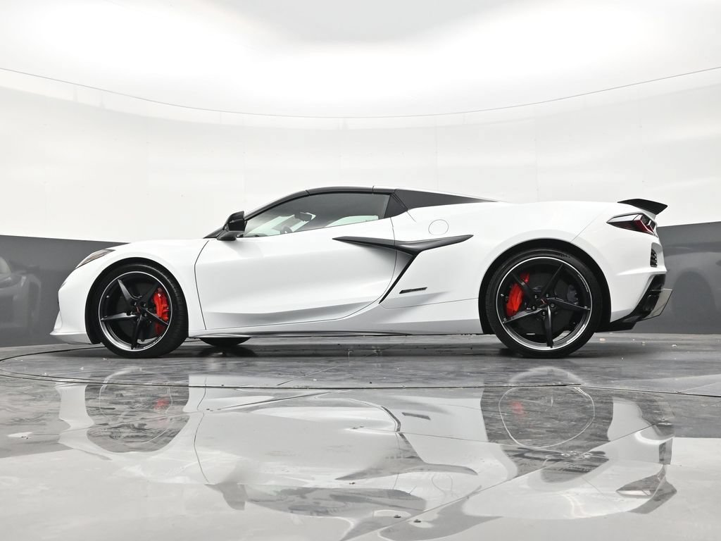 Used 2025 Chevrolet Corvette E-Ray AWD/4WD image 21