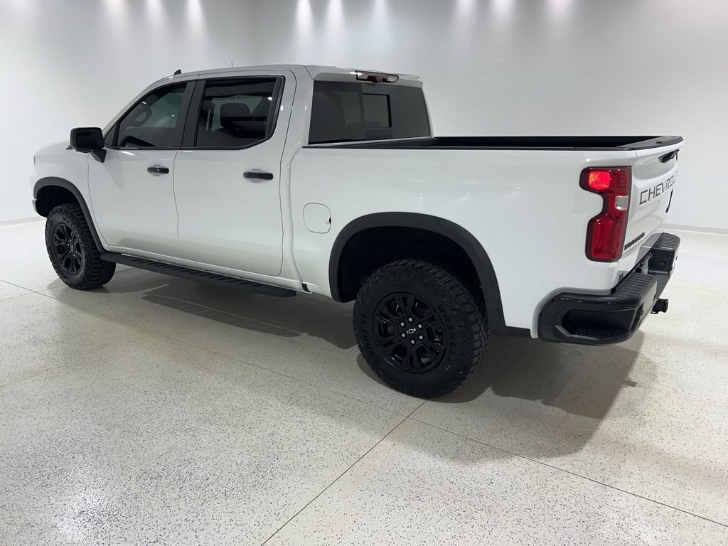 Used 2024 Chevrolet Silverado 1500 ZR2 w/ Technology Package AWD/4WD image 3