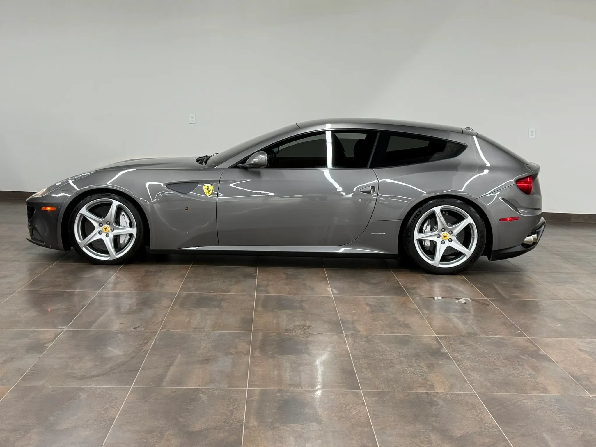 Used 2012 Ferrari FF AWD/4WD image 3