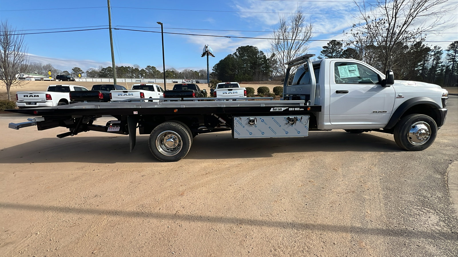 New 2025 RAM 5500 4x4 Regular Cab image 7