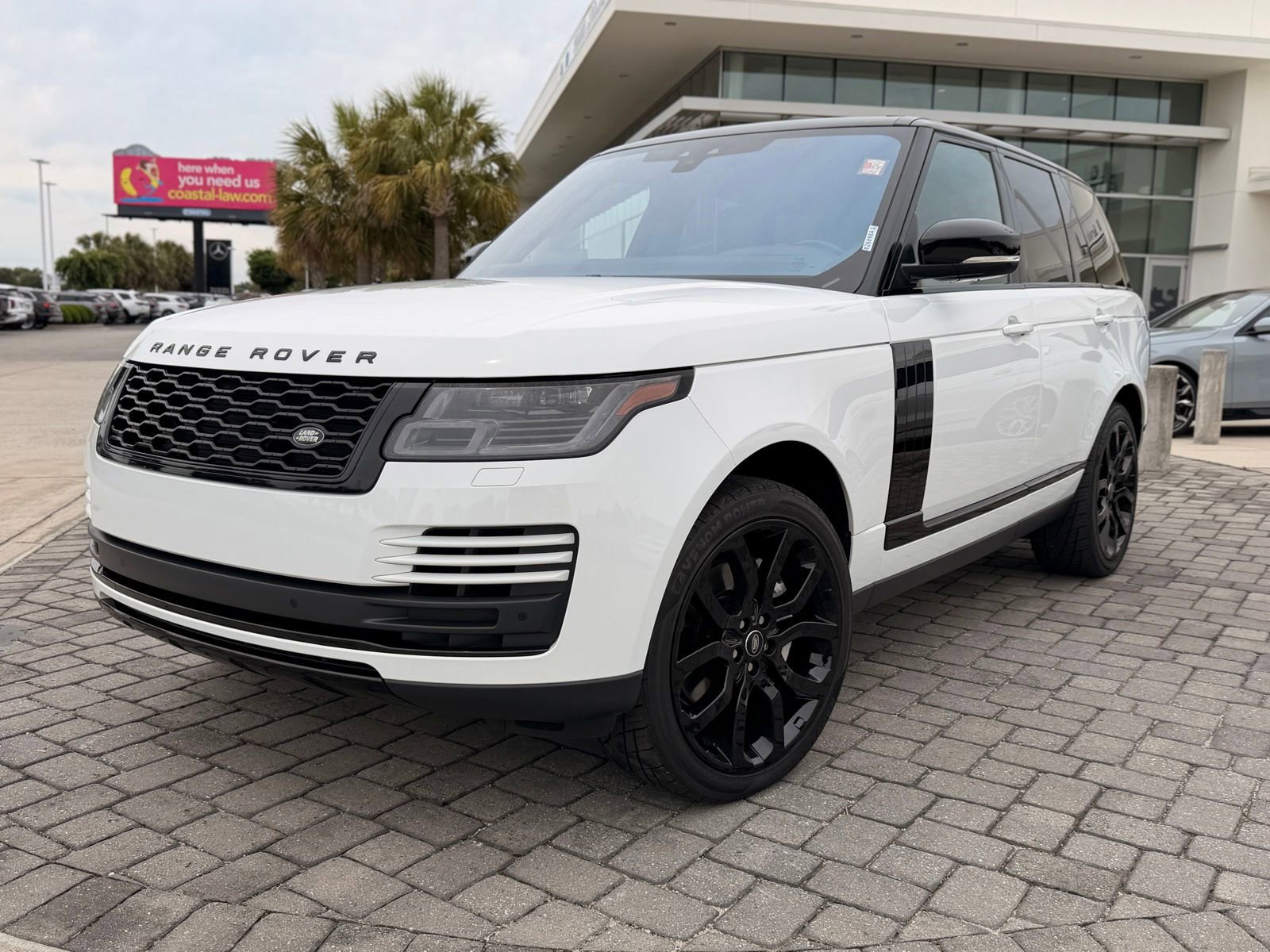 Used 2021 Land Rover Range Rover AWD/4WD image 1