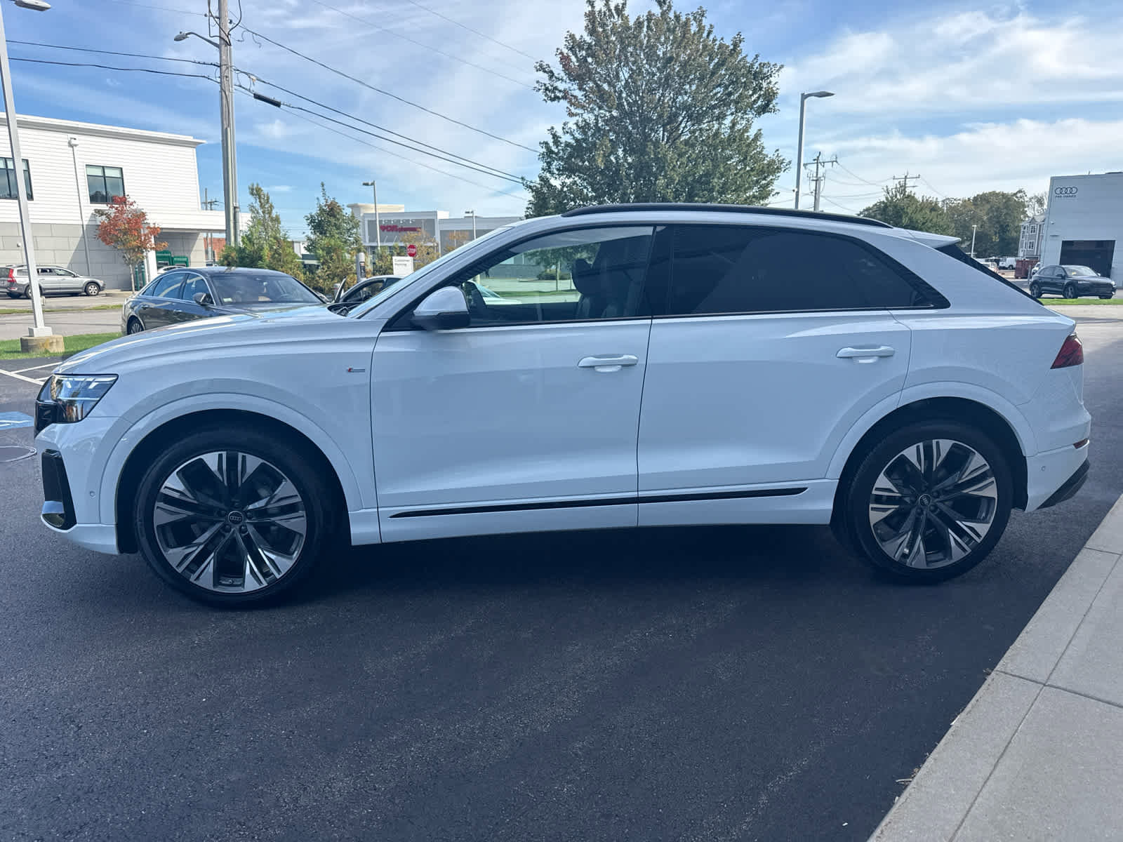 New 2026 Audi Q8 Premium Plus image 5