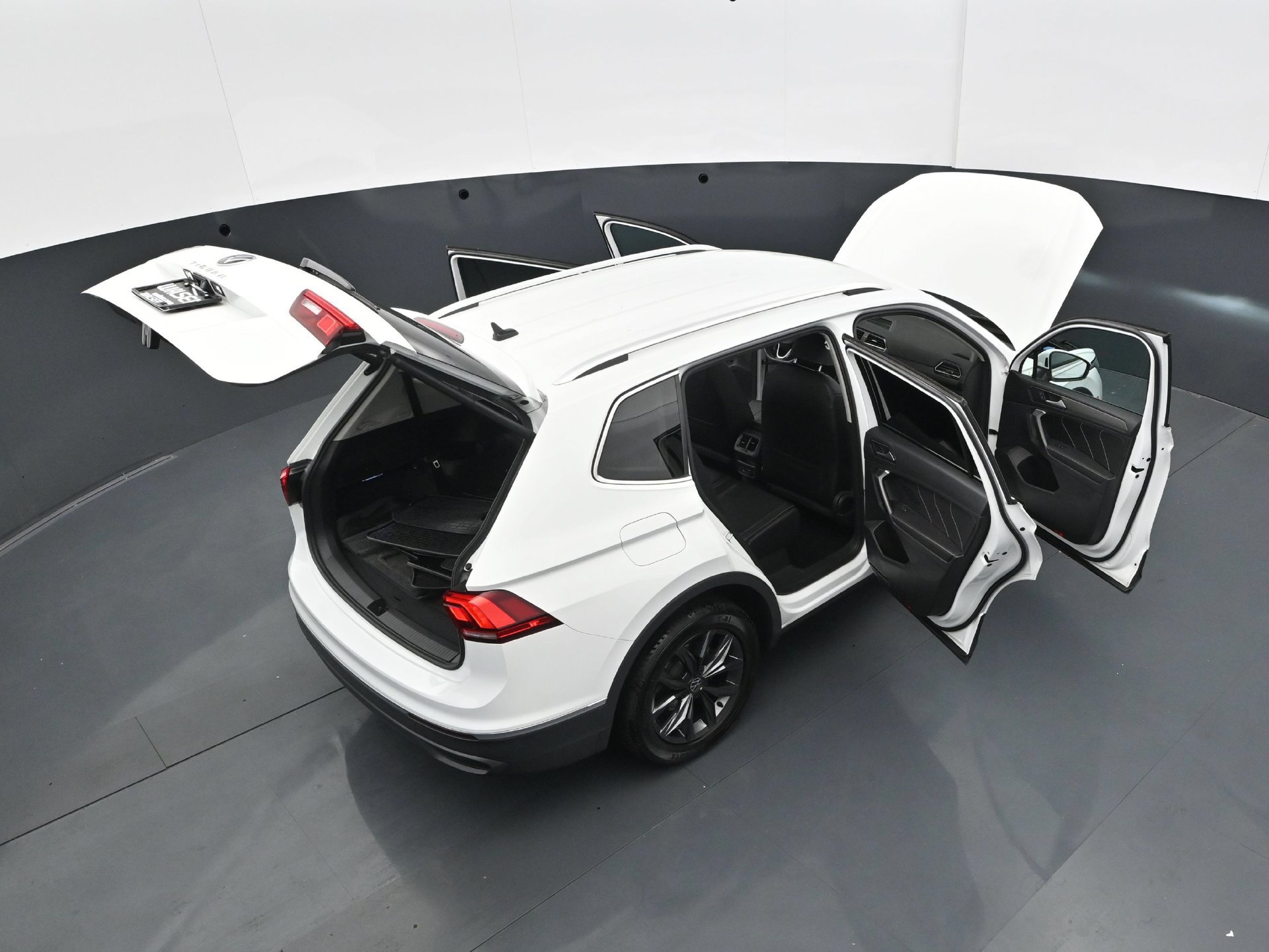 Used 2022 Volkswagen Tiguan SE FWD image 43