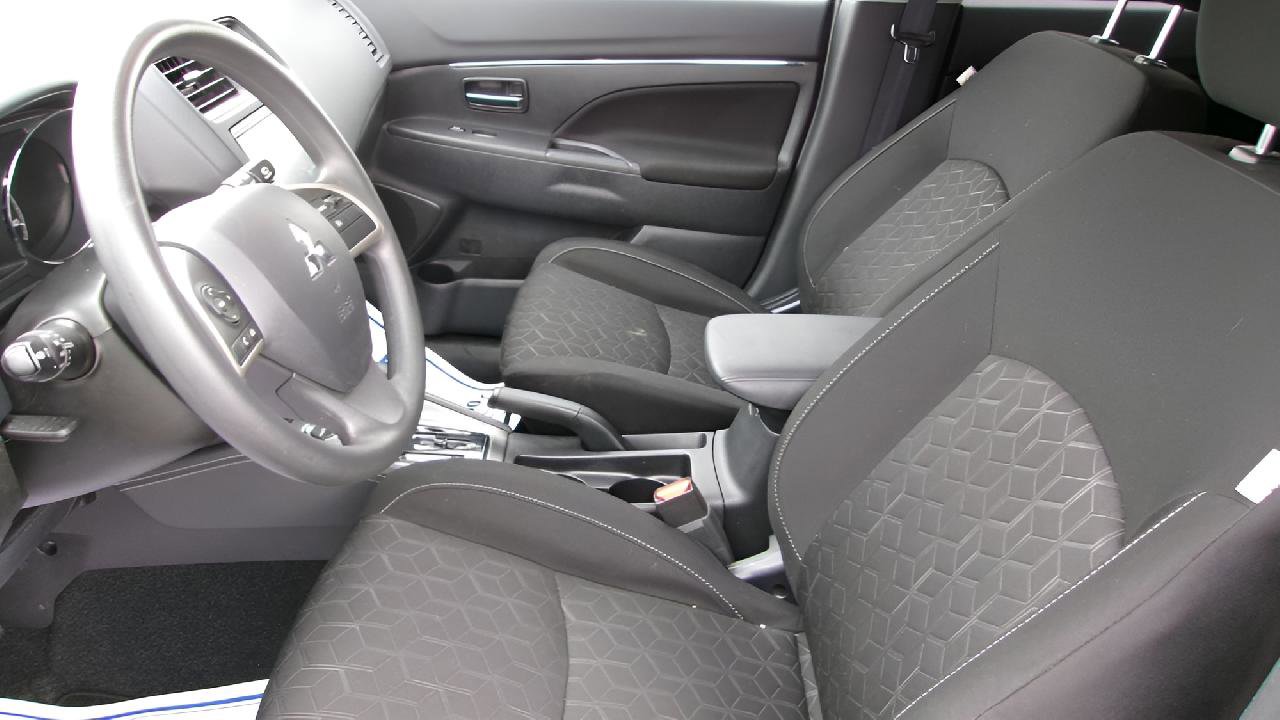 Used 2025 Mitsubishi Outlander Sport ES image 13
