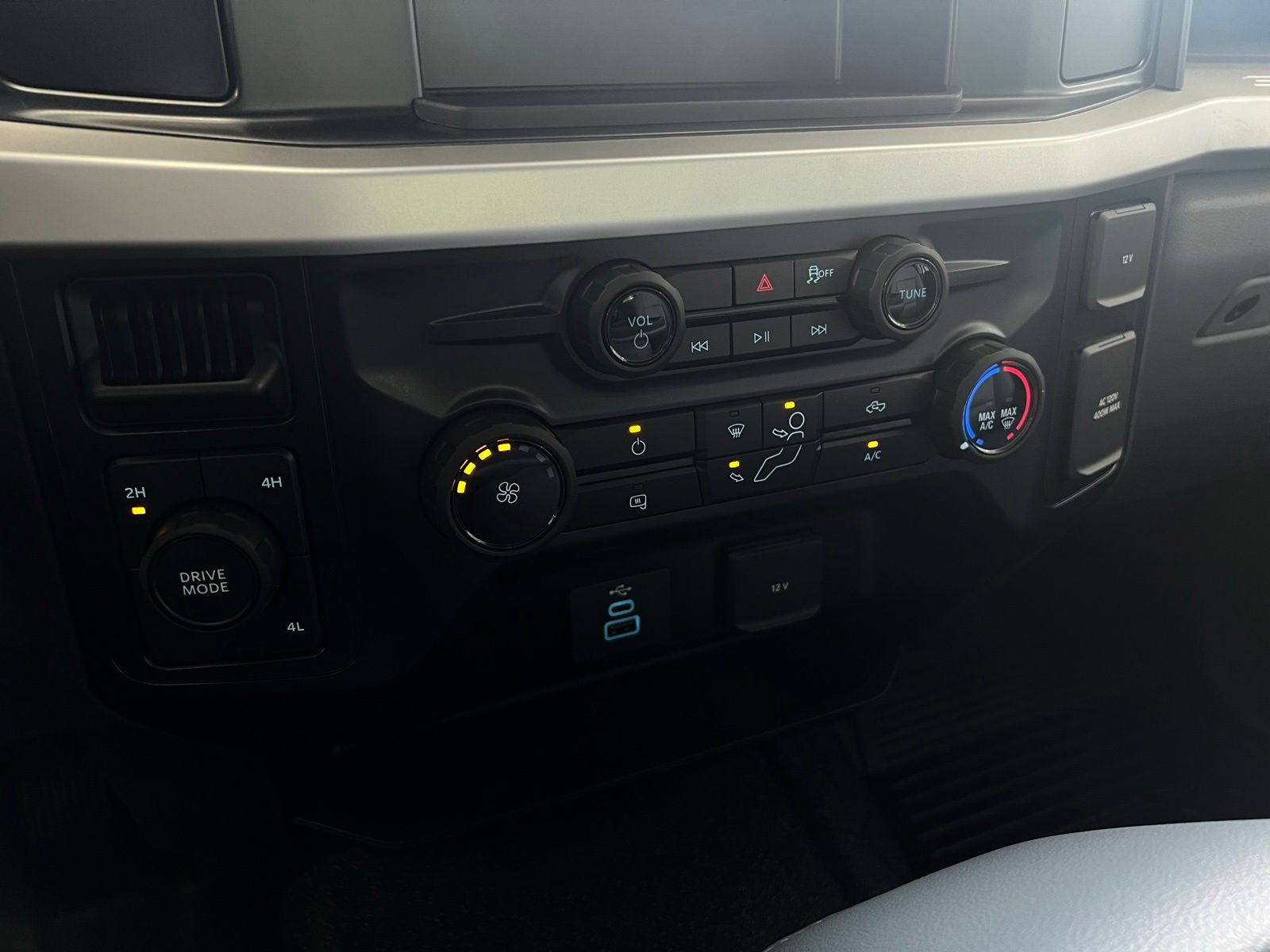 New 2025 Ford F350 XL w/ XL Chrome Package AWD/4WD image 13