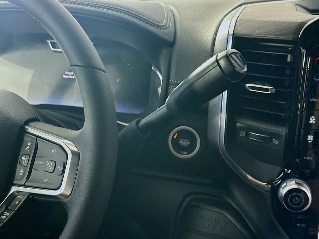 New 2026 RAM 2500 Laramie AWD/4WD image 12