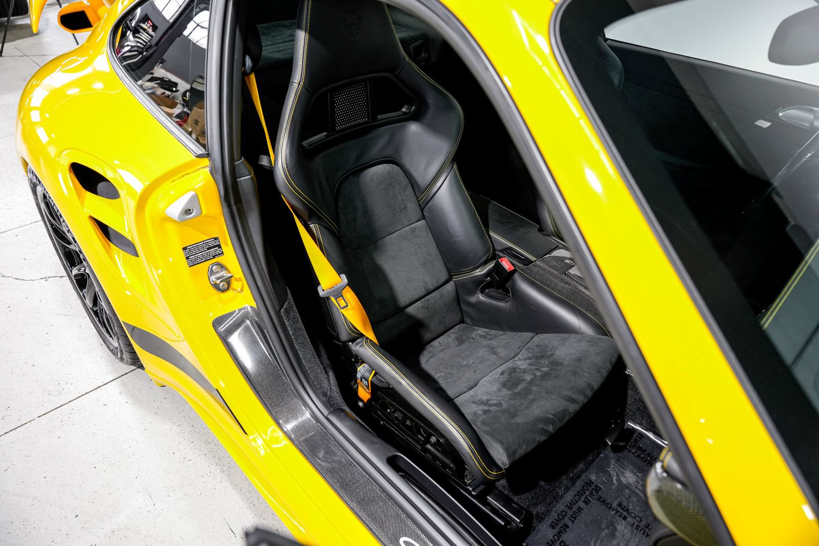 Used 2008 Porsche 911 GT2 RWD image 22
