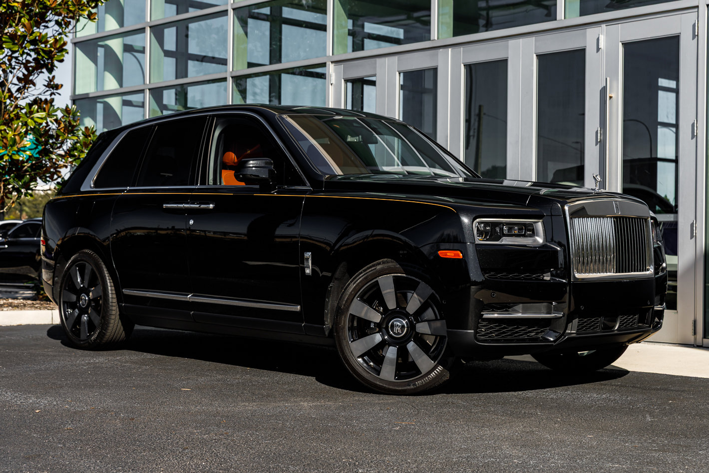 Used 2024 Rolls-Royce Cullinan Base w/ Cullinan Package image 24