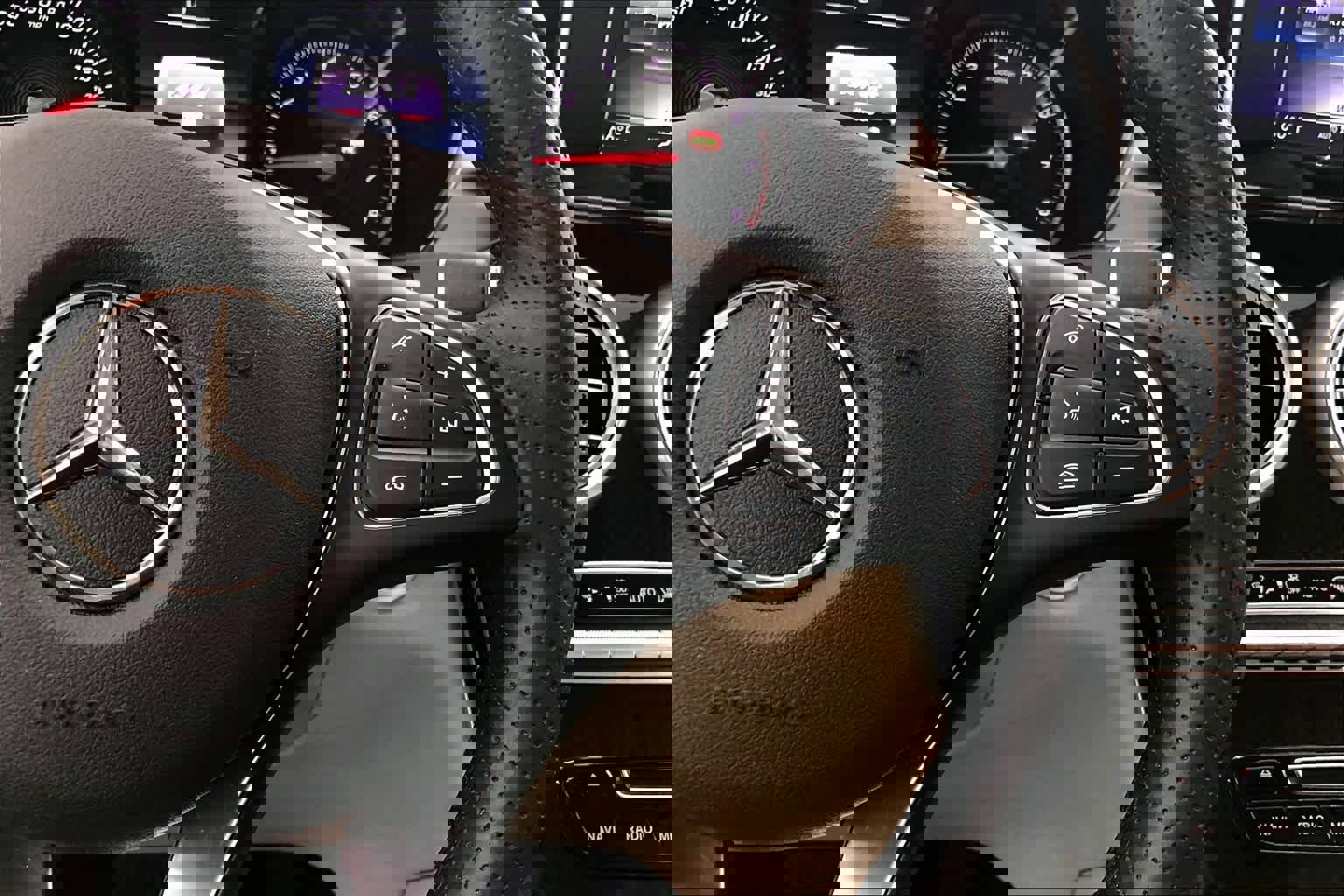 Used 2019 Mercedes-Benz GLC 300 image 18