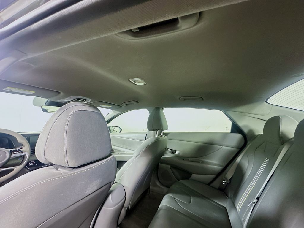 Used 2023 Hyundai Elantra SEL w/ Cargo Package image 13