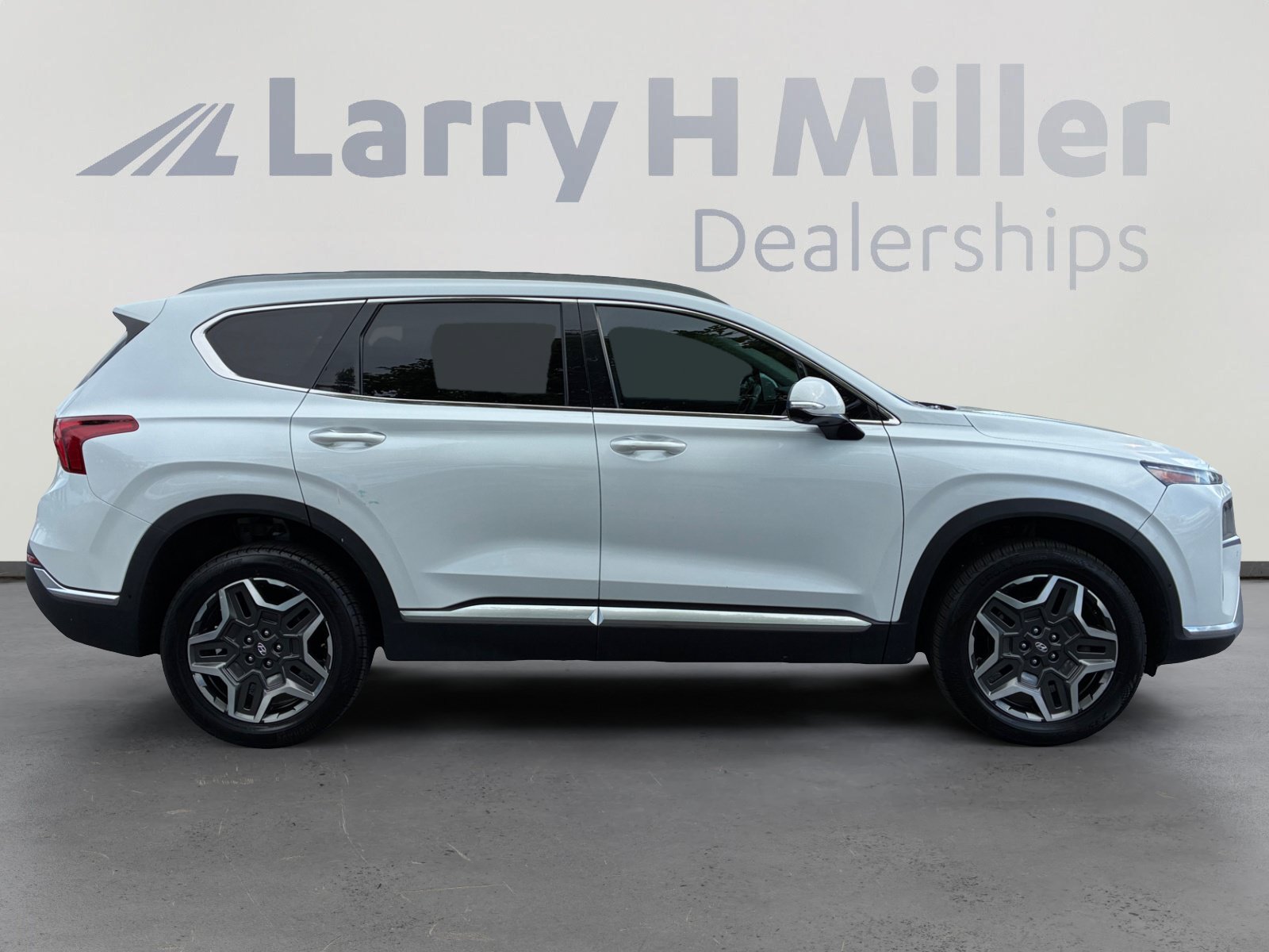 Used 2021 Hyundai Santa Fe Limited AWD/4WD image 6