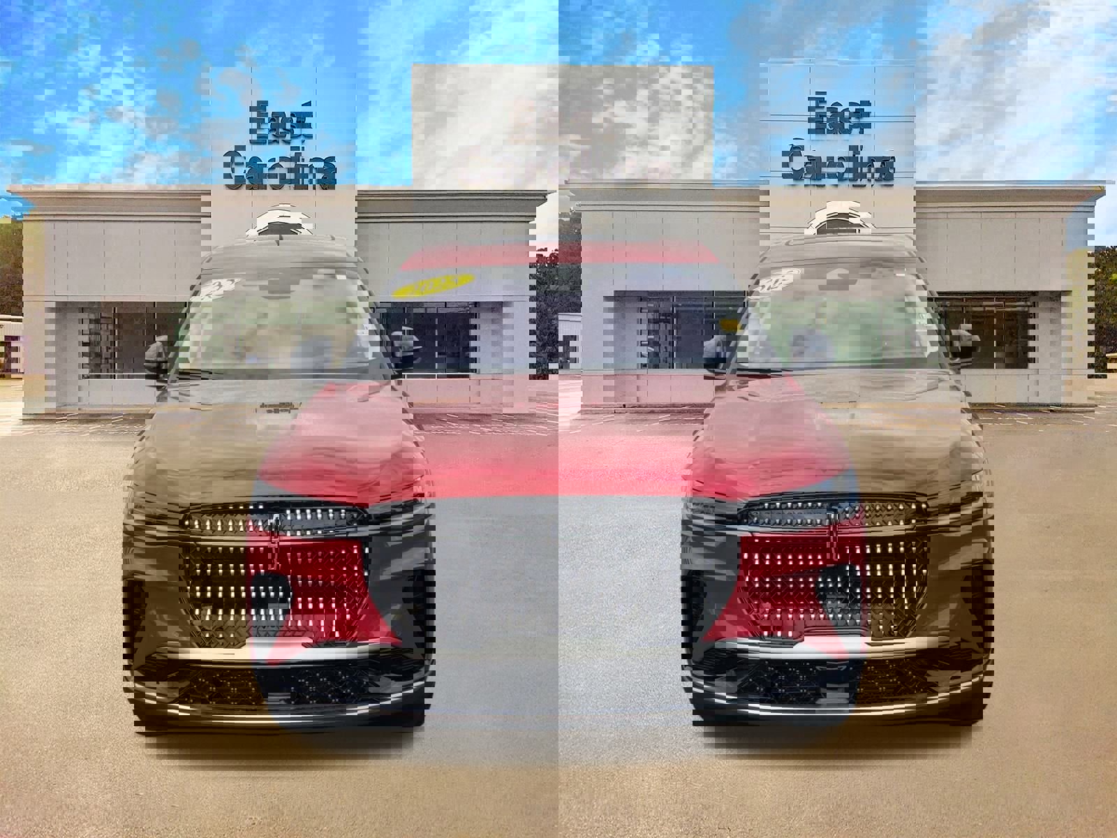 Used 2025 Lincoln Nautilus Premier w/ Equipment Group 102A image 8