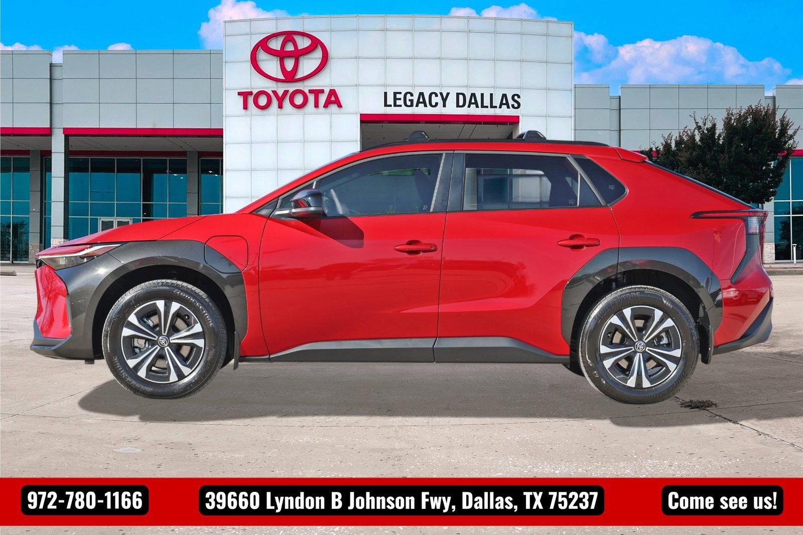 Used 2024 Toyota bZ4X XLE w/ Weather Package image 7