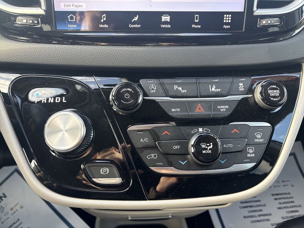Used 2024 Chrysler Pacifica Touring-L FWD image 16
