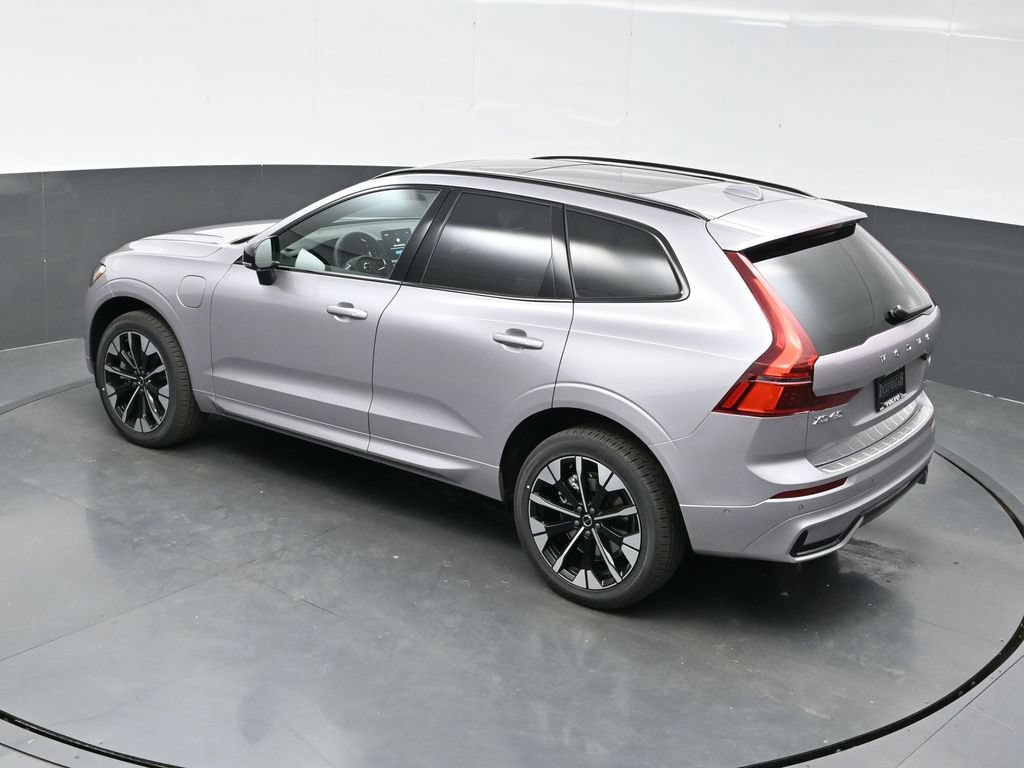 New 2026 Volvo XC60 T8 Plus w/ Climate Package PRO AWD/4WD image 37