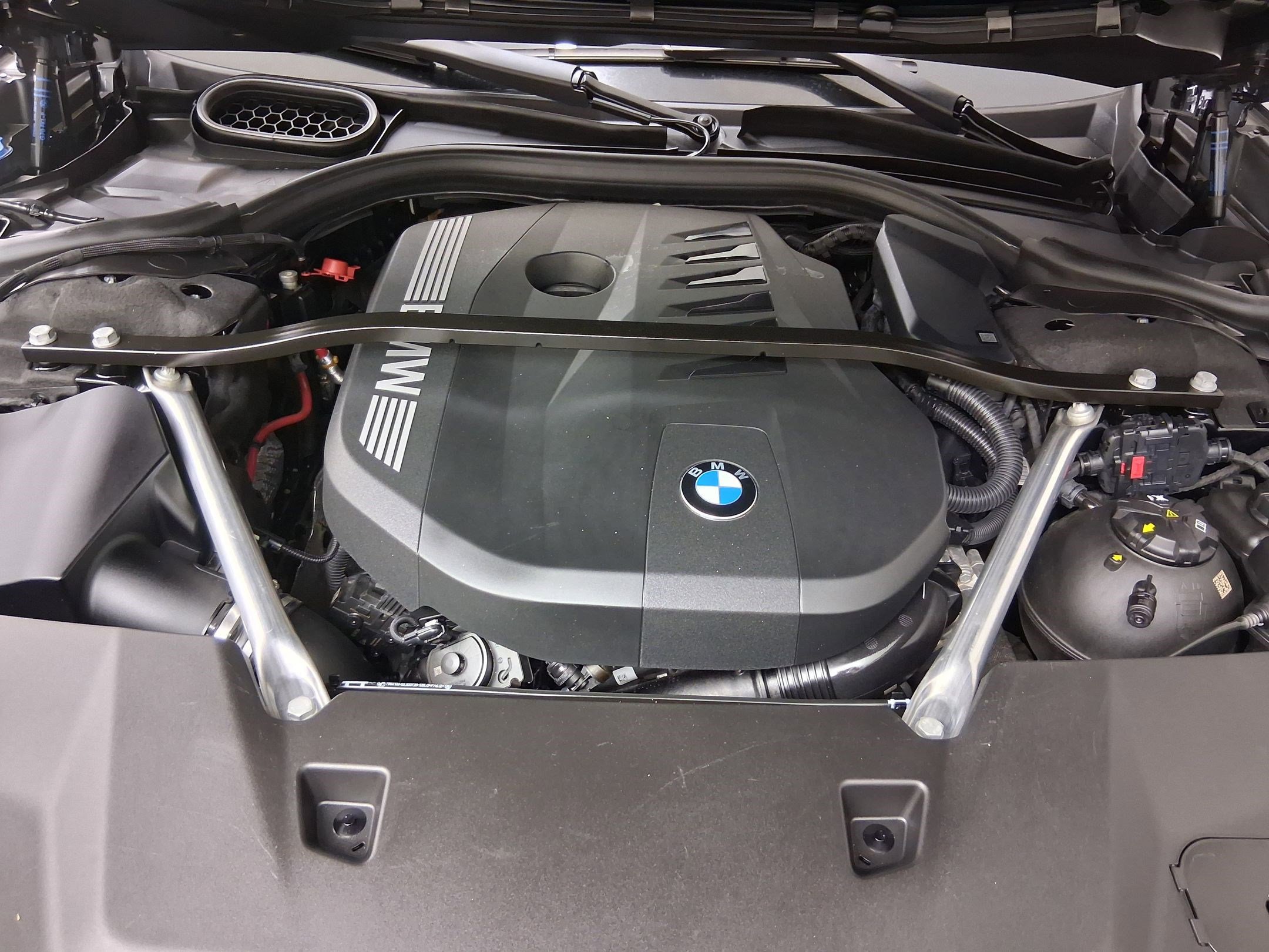 Used 2023 BMW 740i image 32