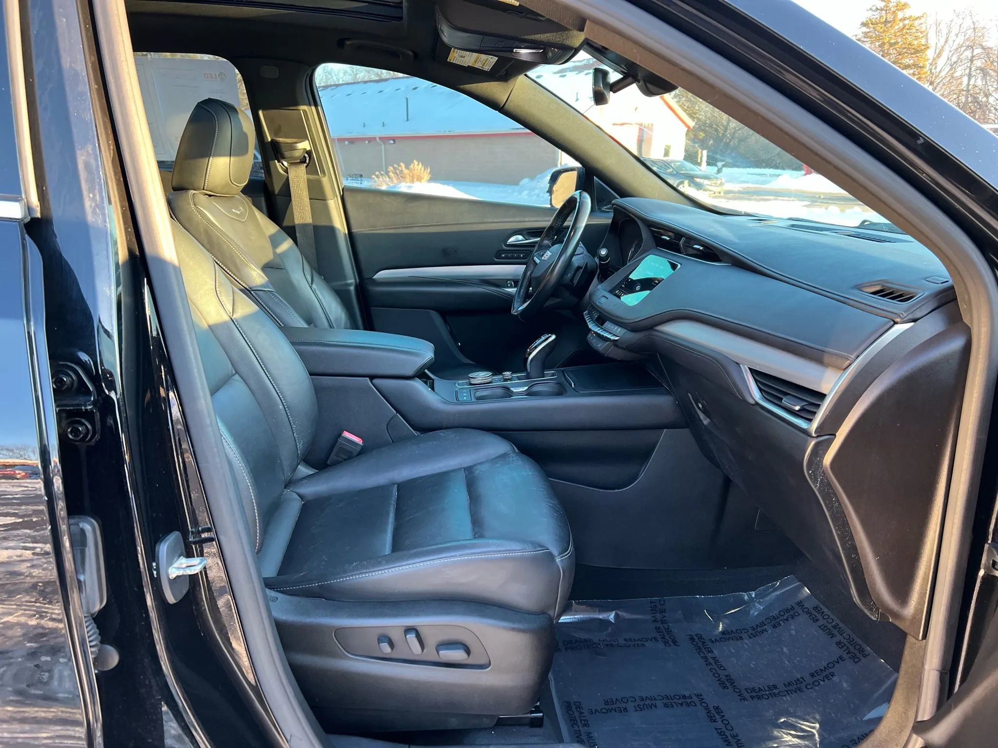 Used 2021 Cadillac XT4 Premium Luxury w/ Cold Weather Package image 19