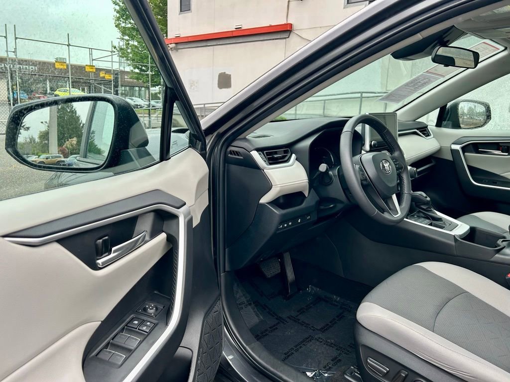 Certified 2023 Toyota RAV4 XLE w/ Convenience Package AWD/4WD image 9