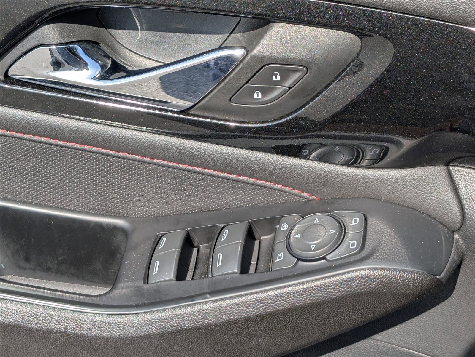 Used 2023 Chevrolet Traverse RS w/ LPO, Cargo Package image 20