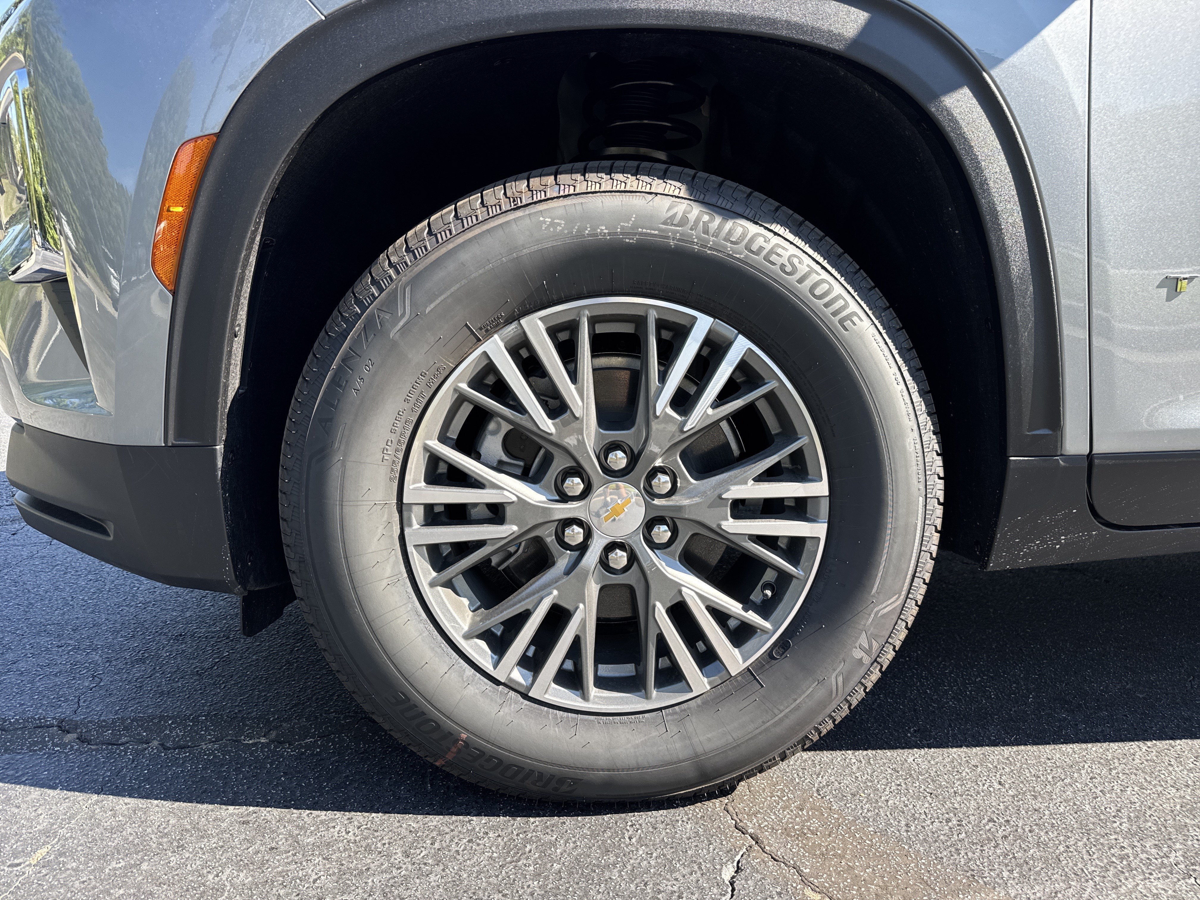 New 2027 Chevrolet Traverse LT FWD image 10