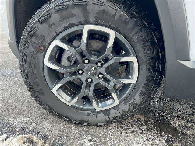 New 2026 Chevrolet Equinox ACTIV w/ Convenience Package III image 11