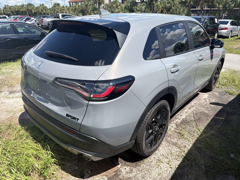 Used 2024 Honda HR-V Sport image 10