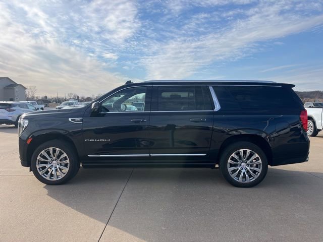 Used 2023 GMC Yukon XL Denali w/ Max Trailering Package image 6