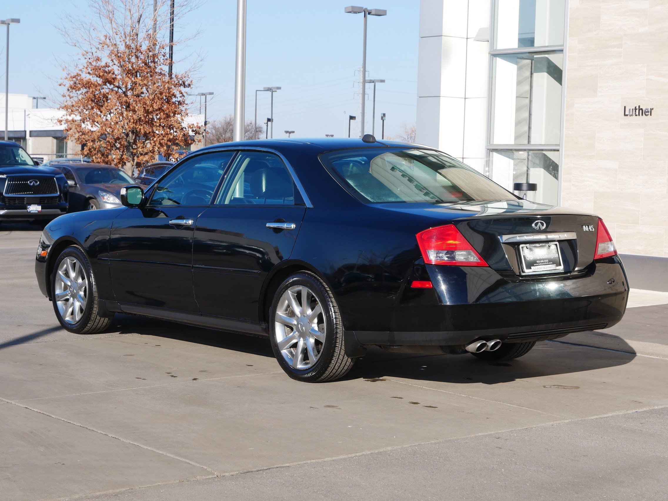 Used 2004 INFINITI M45 w/ Technology Pkg image 5