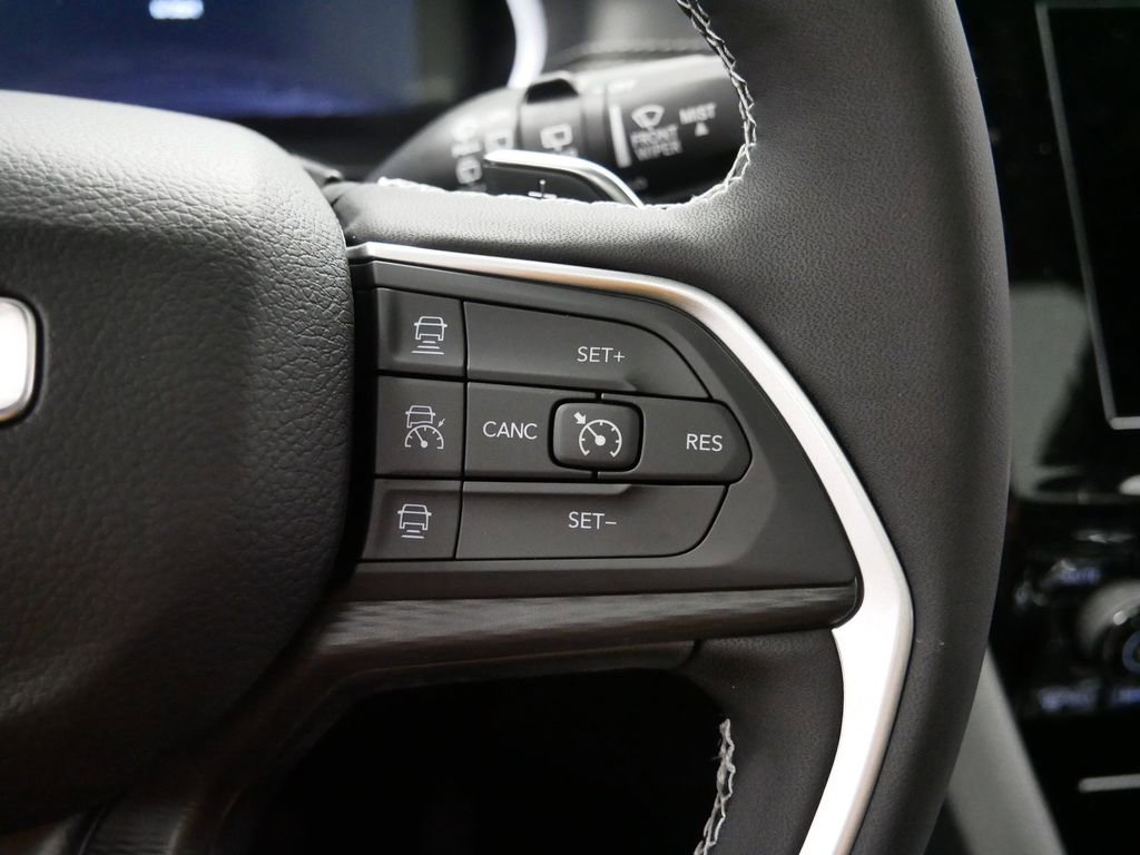 New 2025 Jeep Grand Cherokee Laredo w/ Luxury Tech Group I image 27