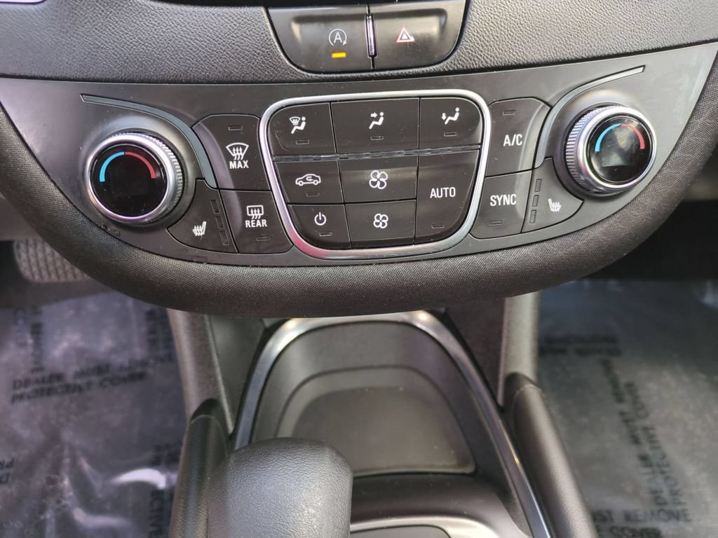 Used 2022 Chevrolet Malibu LT FWD image 23