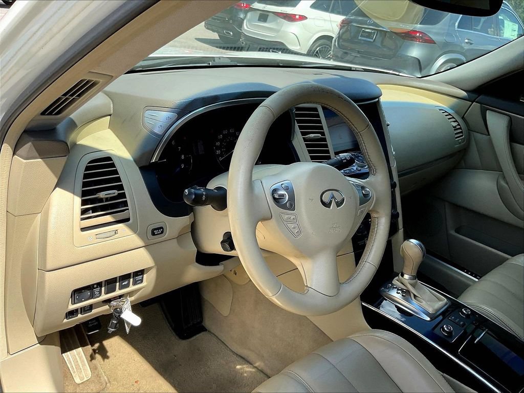 Used 2014 INFINITI QX70 2WD w/ Premium Package image 4