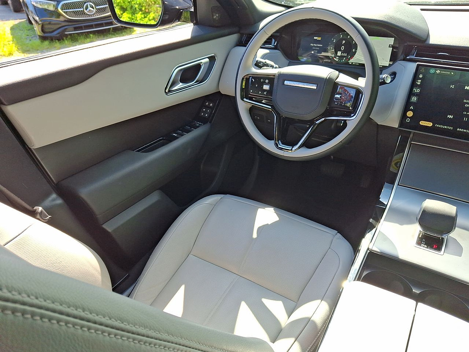Certified 2026 Land Rover Range Rover Velar S AWD/4WD image 15
