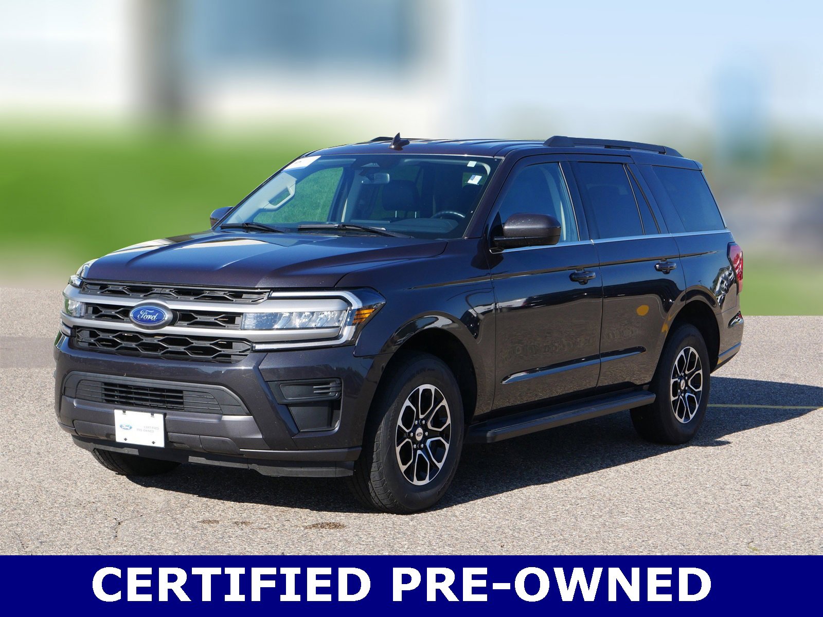 Certified 2024 Ford Expedition XLT image 1