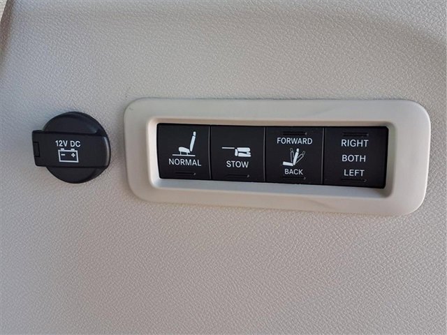 Used 2019 Chrysler Pacifica Limited w/ Advanced Safetytec Group image 30