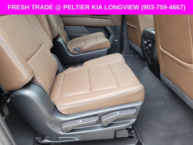 Used 2023 Chevrolet Suburban High Country image 13