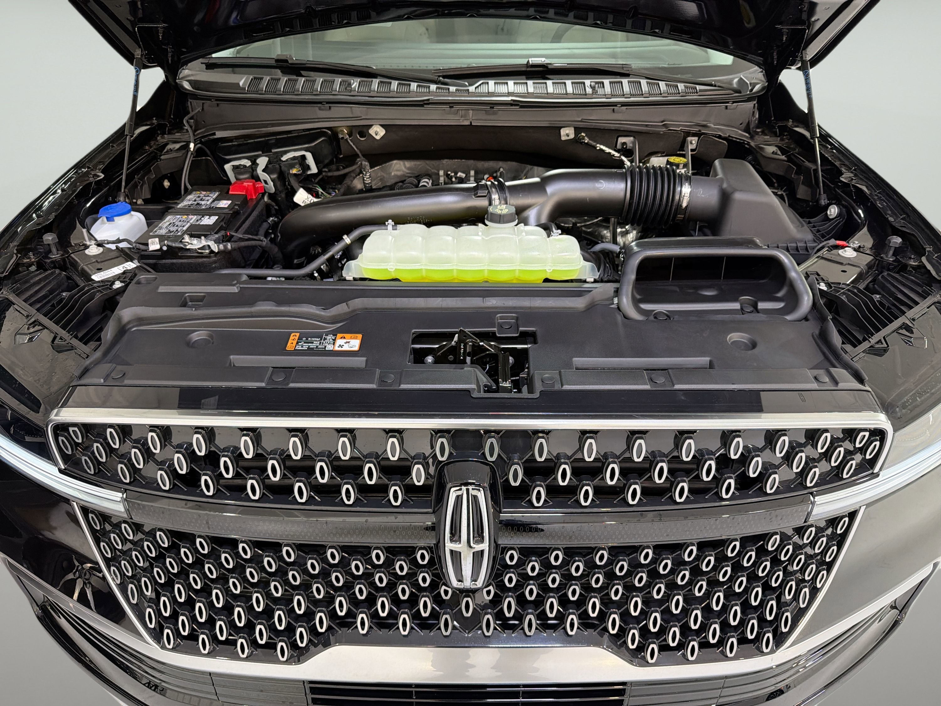 New 2026 Lincoln Navigator Premiere AWD/4WD image 31