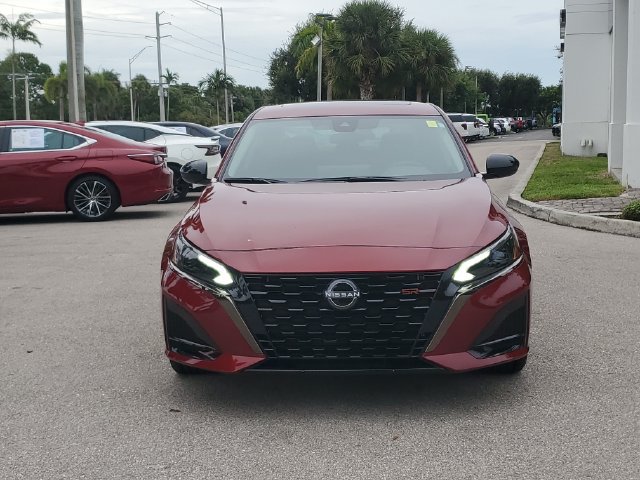 Used 2025 Nissan Altima 2.5 SR w/ SR Premium Package FWD image 8